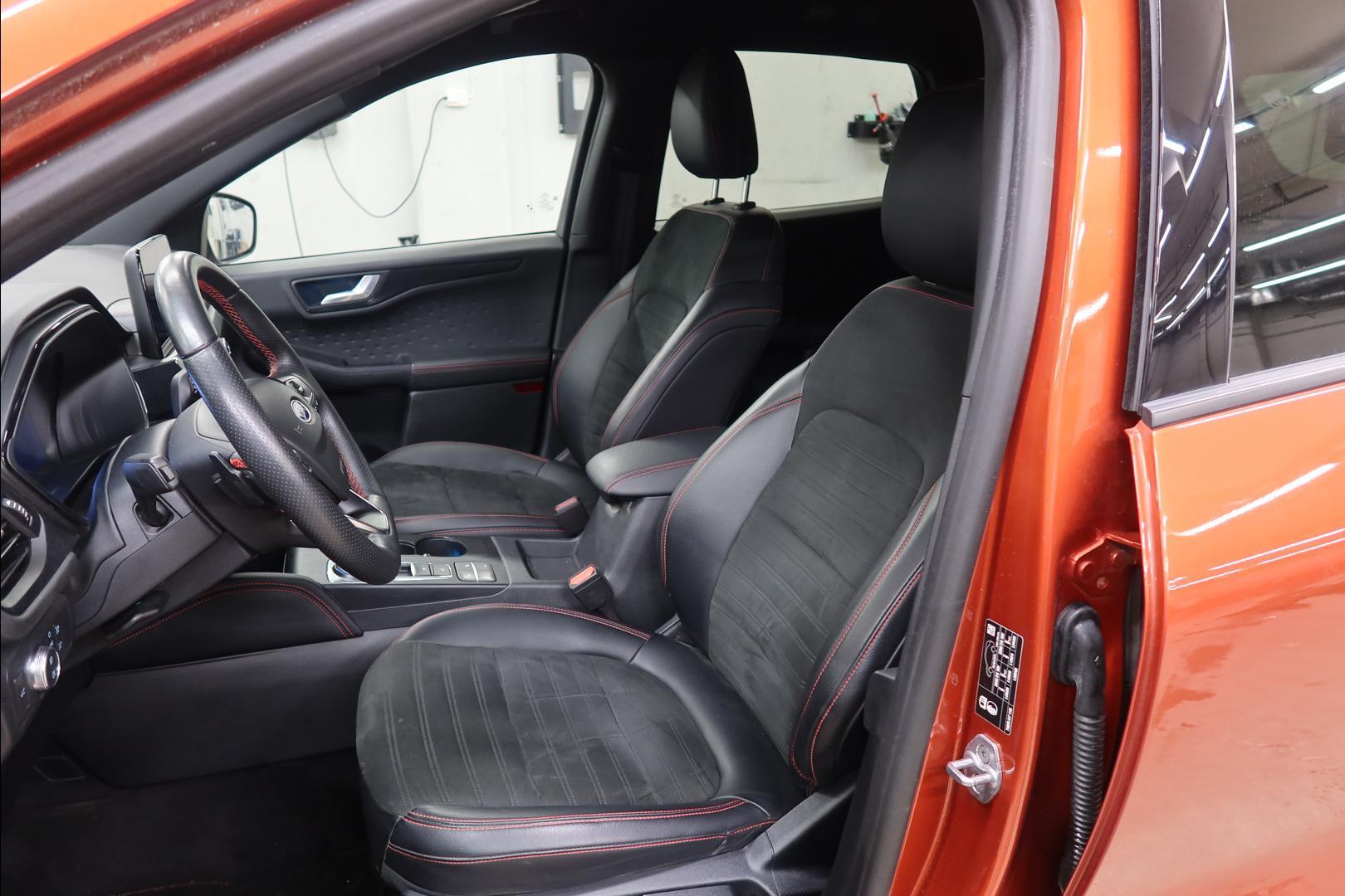 FORD Kuga 17