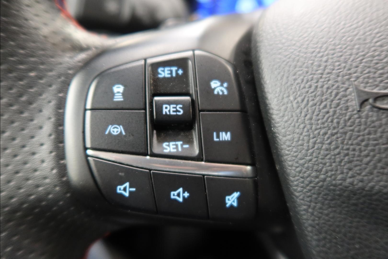 FORD Kuga 27