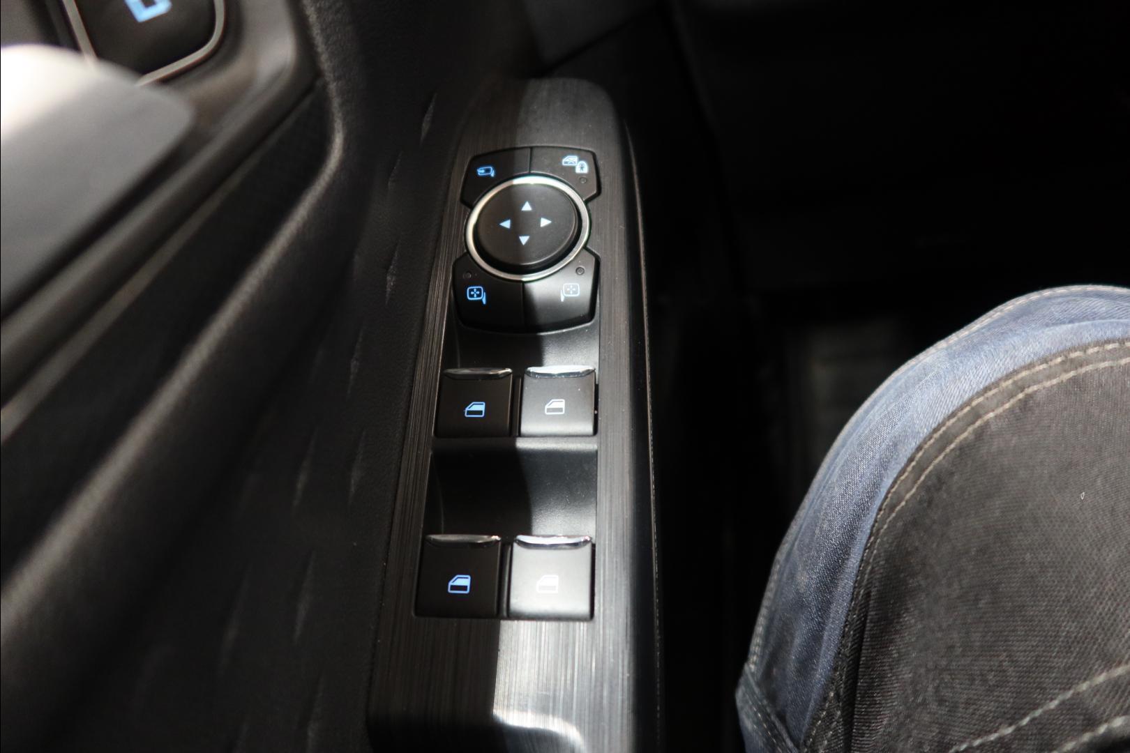 FORD Kuga 28