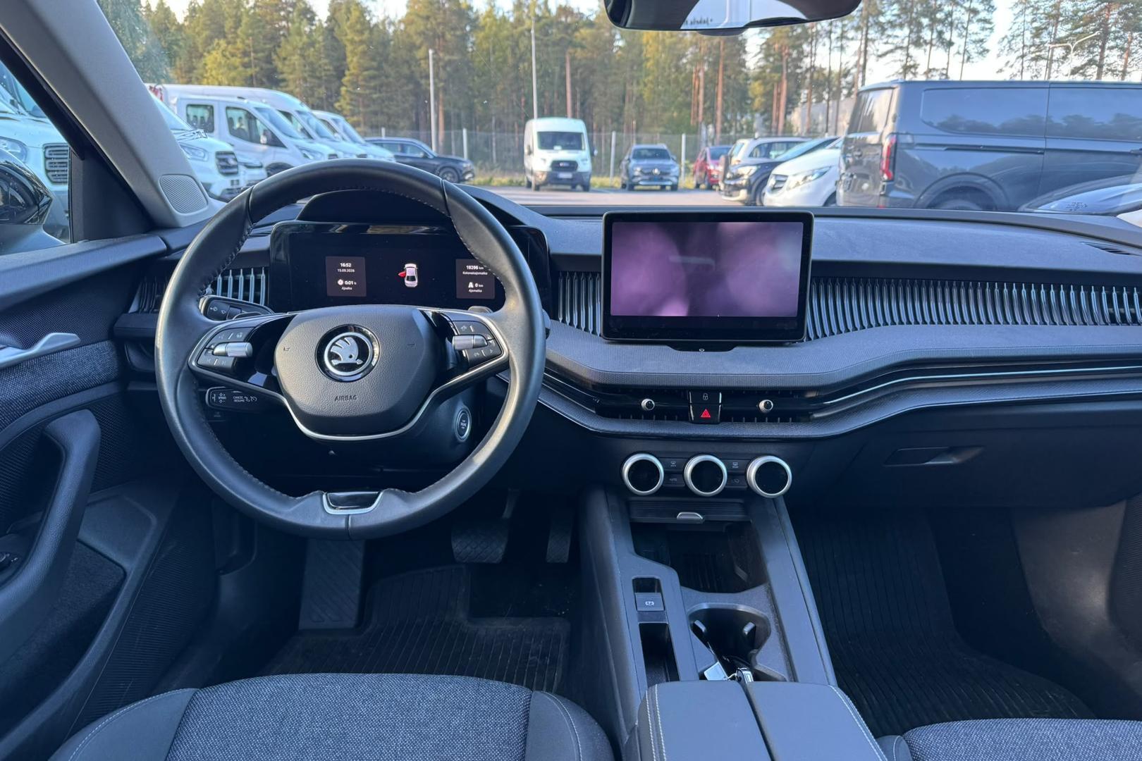 SKODA Superb 2025