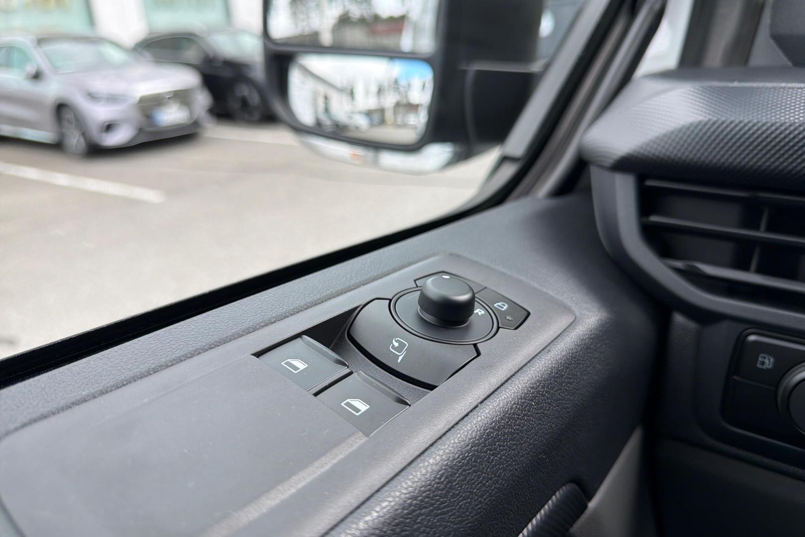 FORD TRANSIT CUSTOM 23