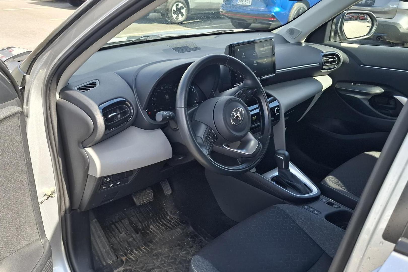 TOYOTA Yaris Cross 2022