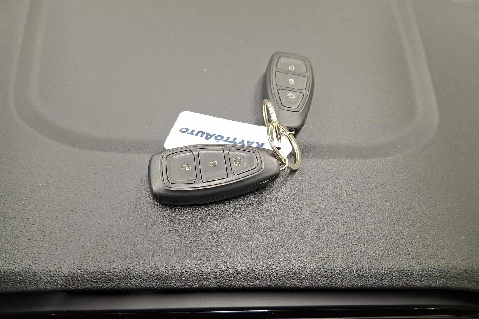 FORD Kuga 2023