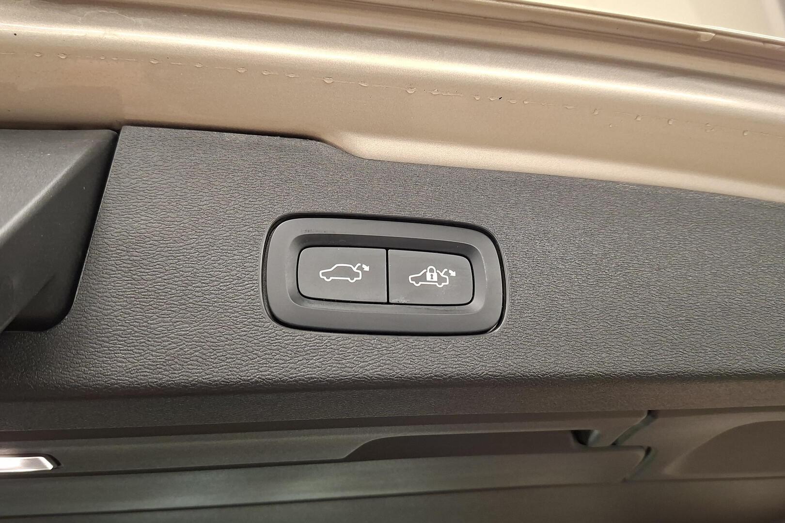 VOLVO V60 2022