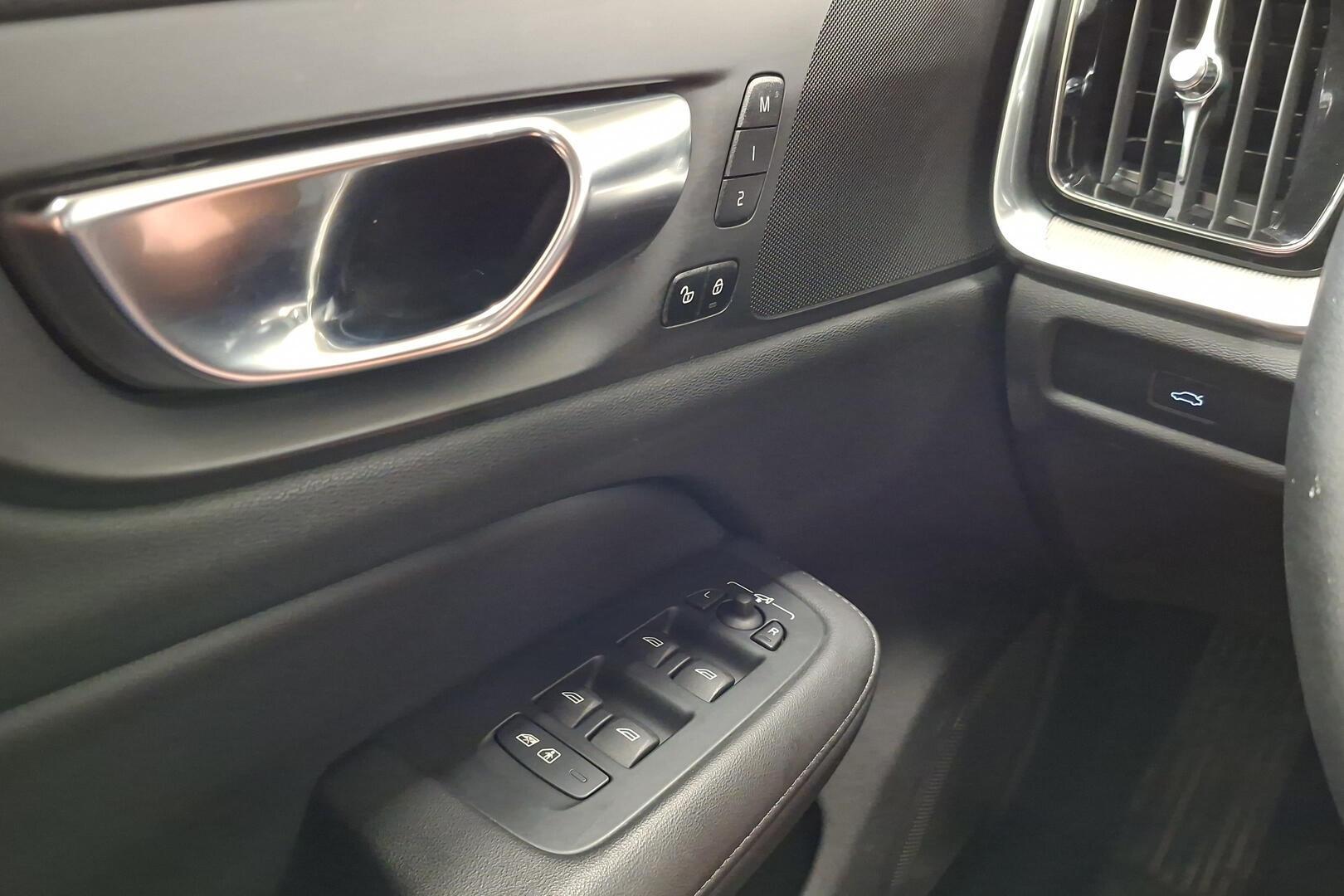 VOLVO V60 2022