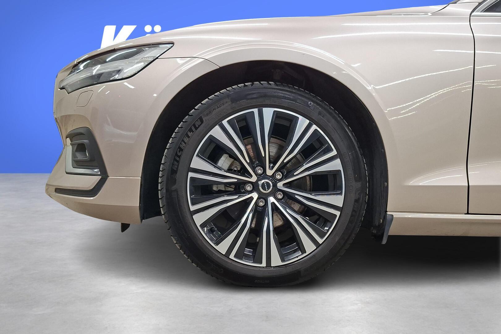 VOLVO V60 2022