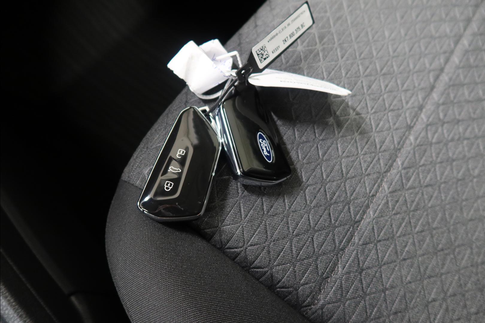 FORD Grand Tourneo Connect 2025