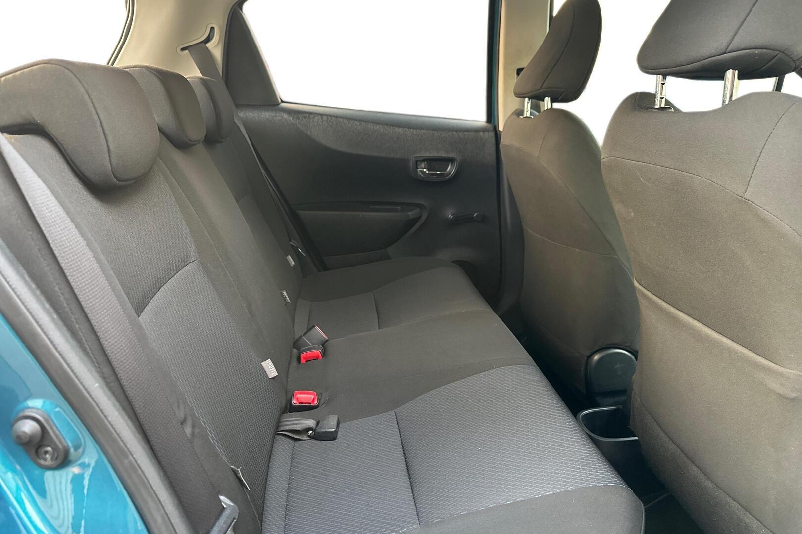TOYOTA Yaris 2012
