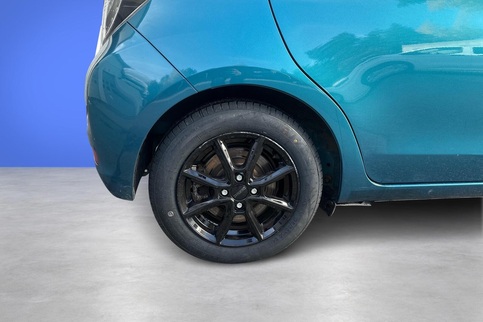 TOYOTA Yaris 2012