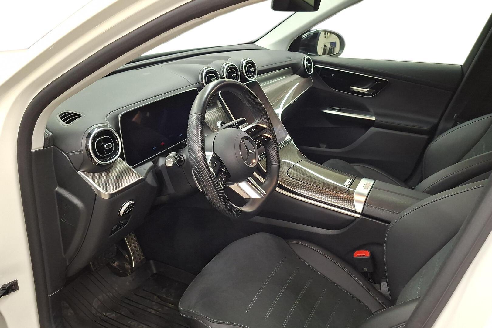 MERCEDES-BENZ GLC 2023