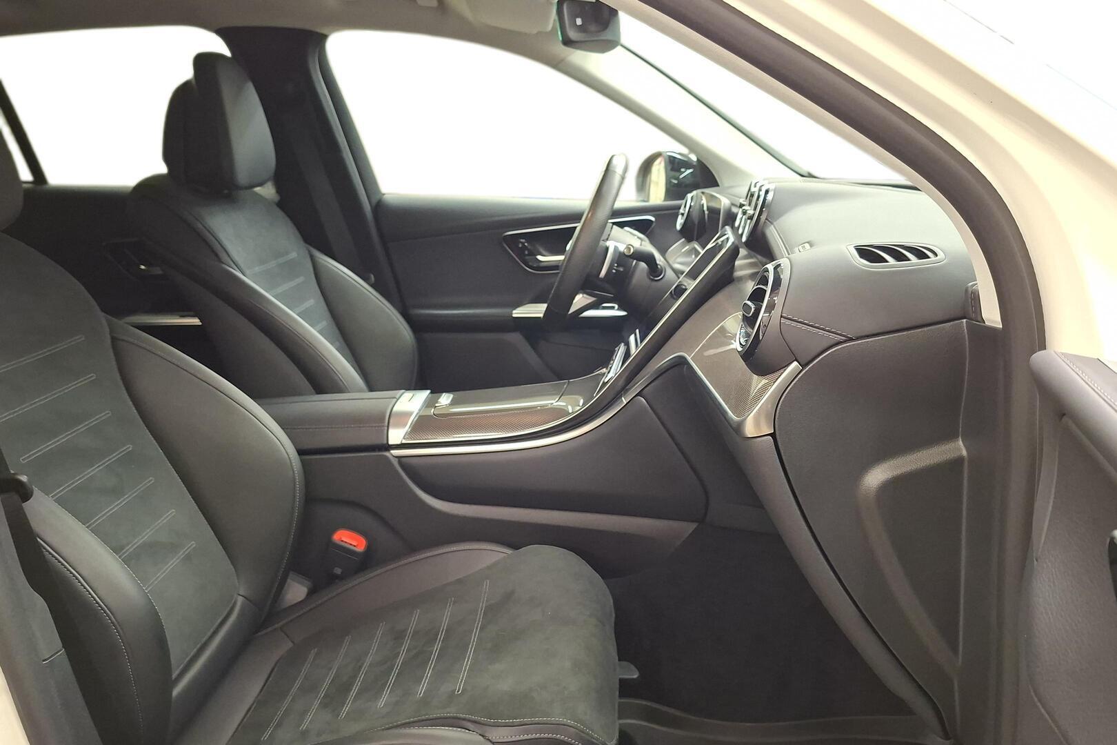 MERCEDES-BENZ GLC 2023