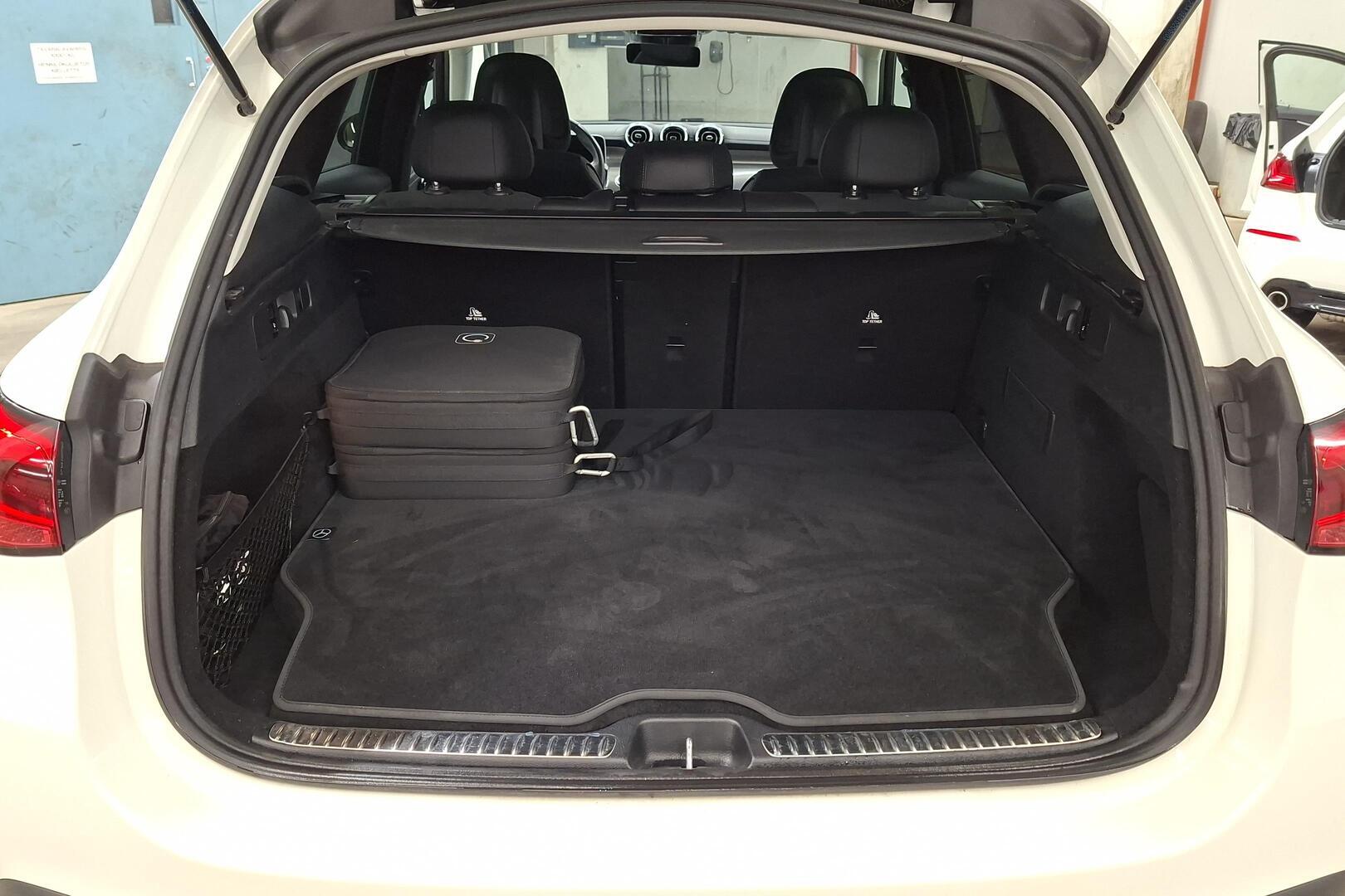 MERCEDES-BENZ GLC 2023