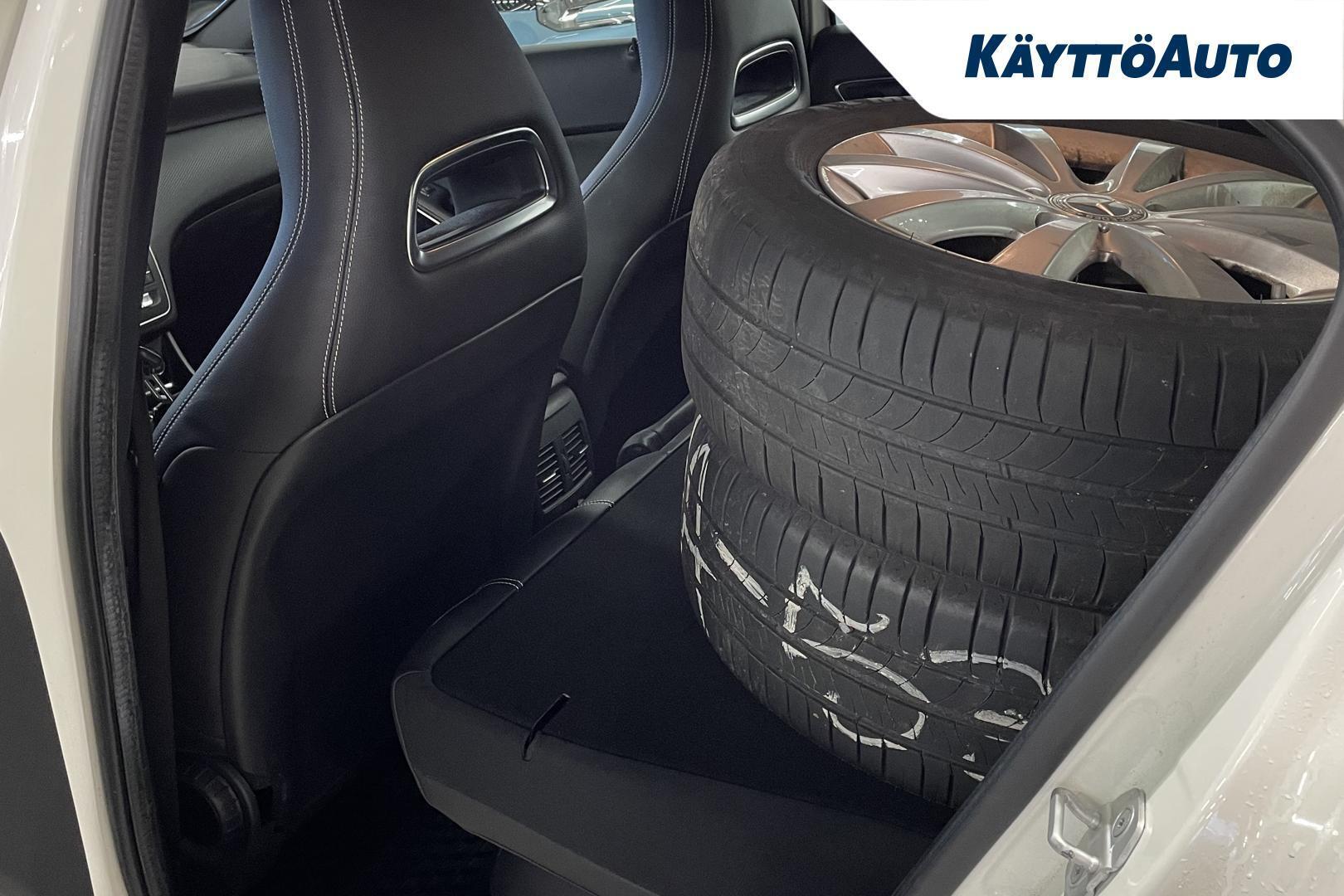 MERCEDES-BENZ A 2018