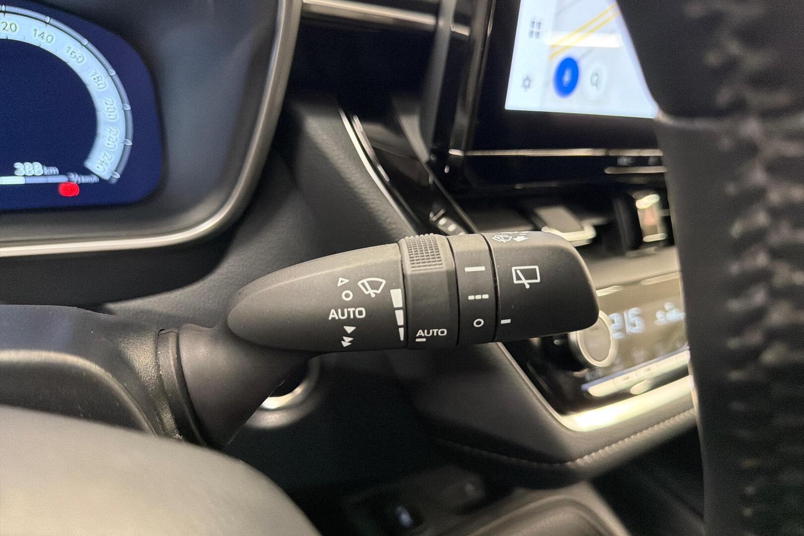TOYOTA Corolla 2025