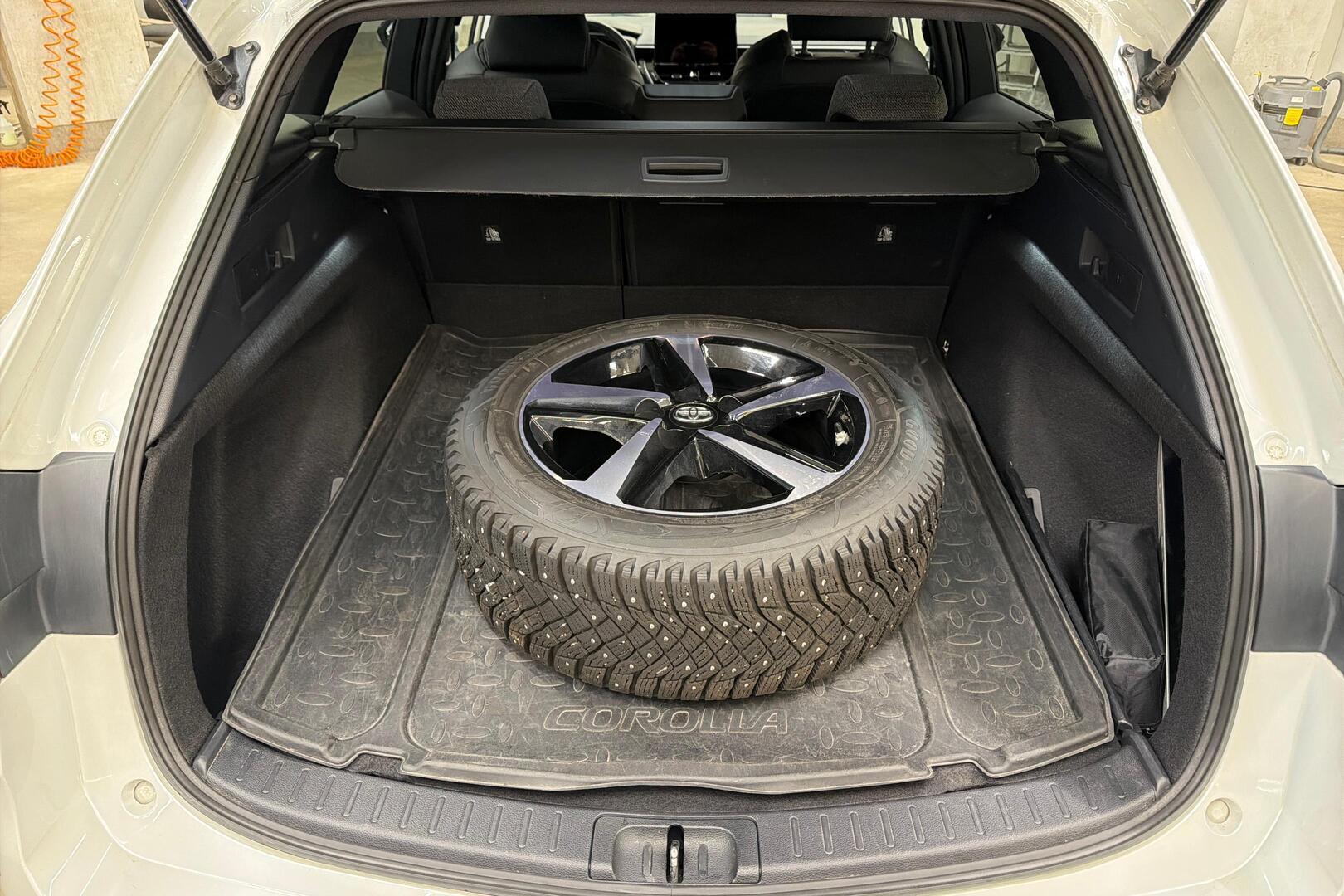 TOYOTA Corolla 2025