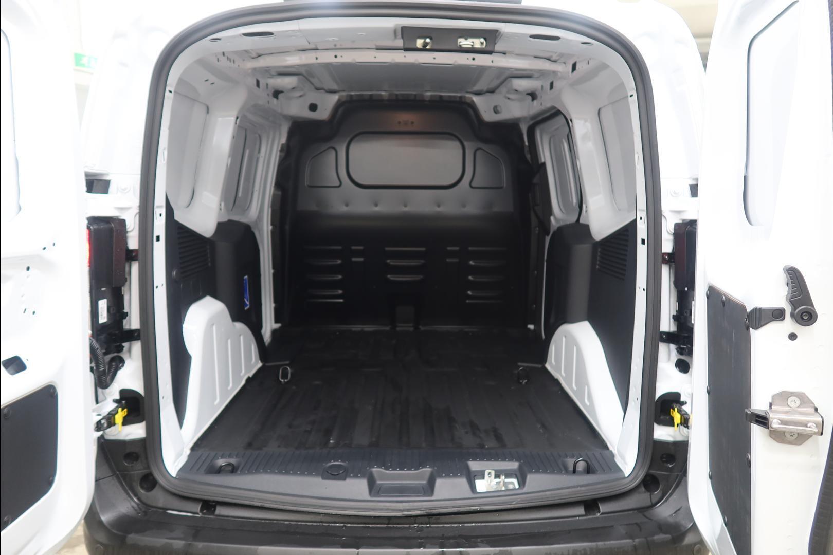 FORD TRANSIT COURIER 2026