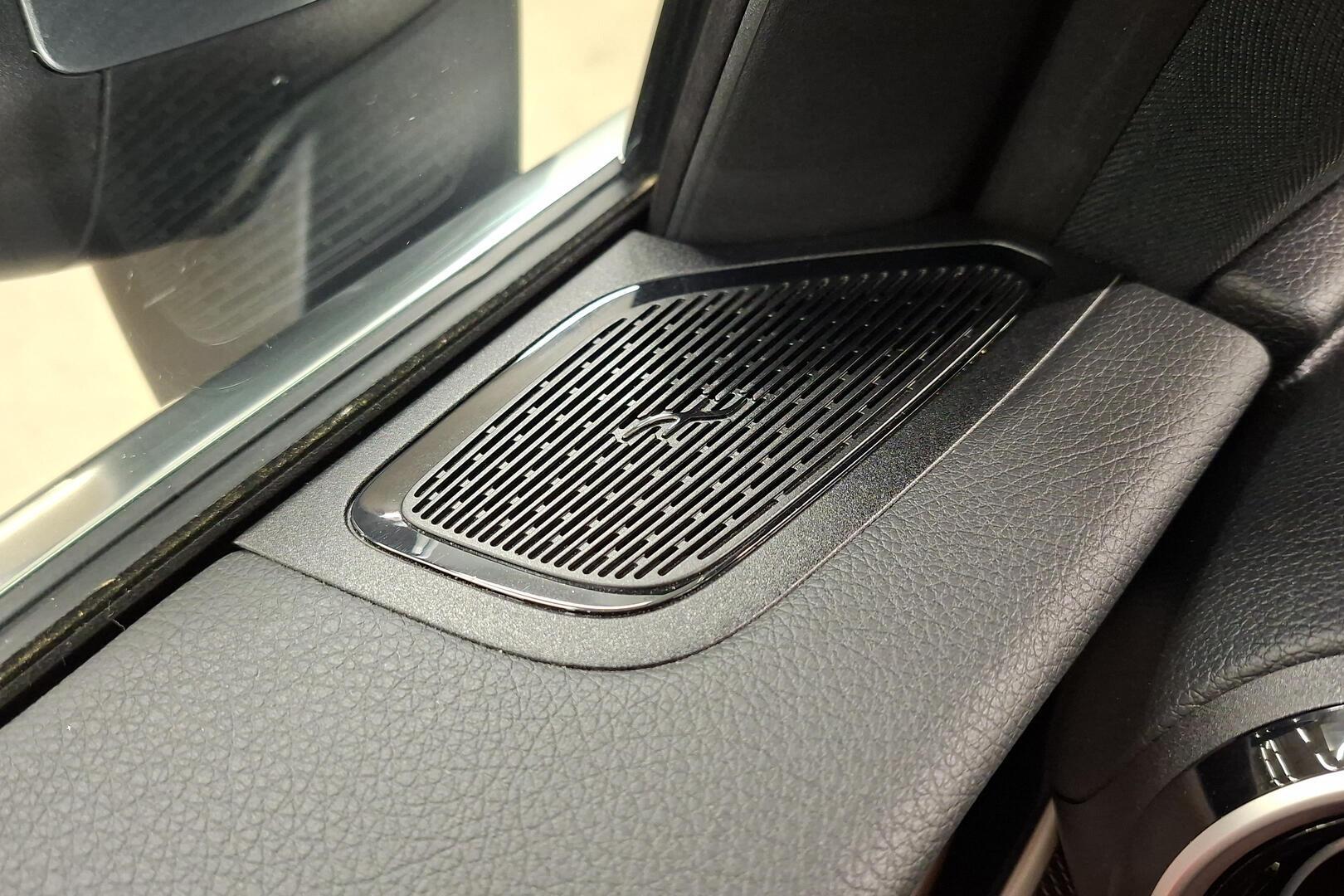 MERCEDES-BENZ GLC 2023