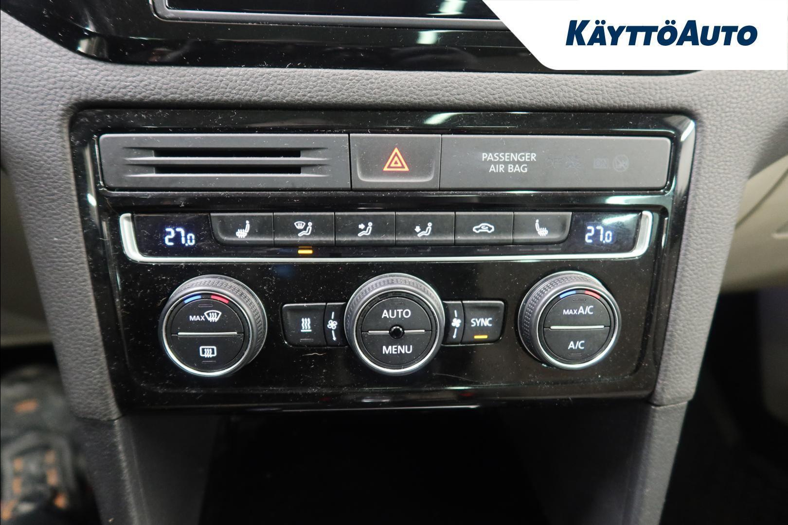 VOLKSWAGEN Golf Sportsvan 2014