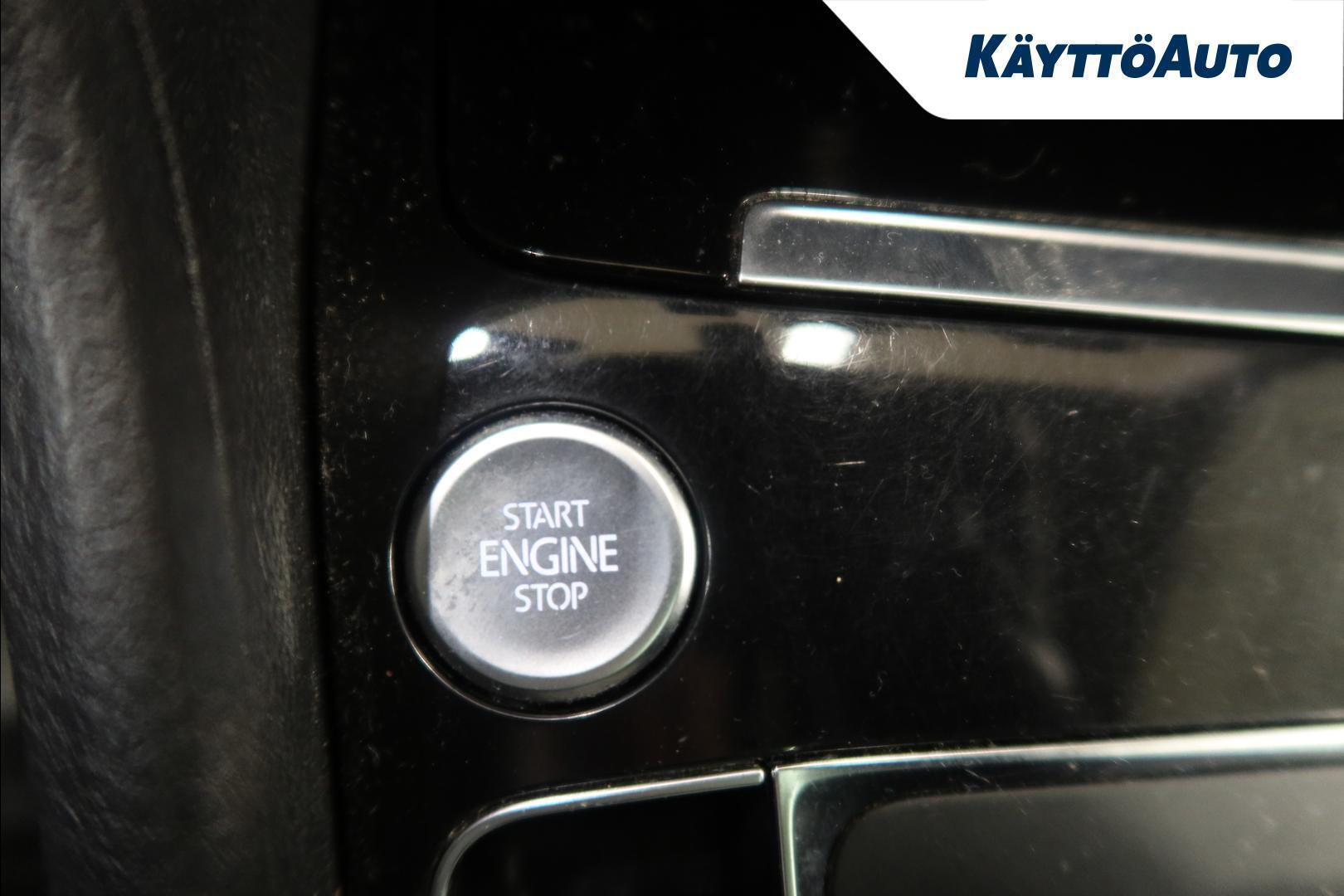 VOLKSWAGEN Golf Sportsvan 2014