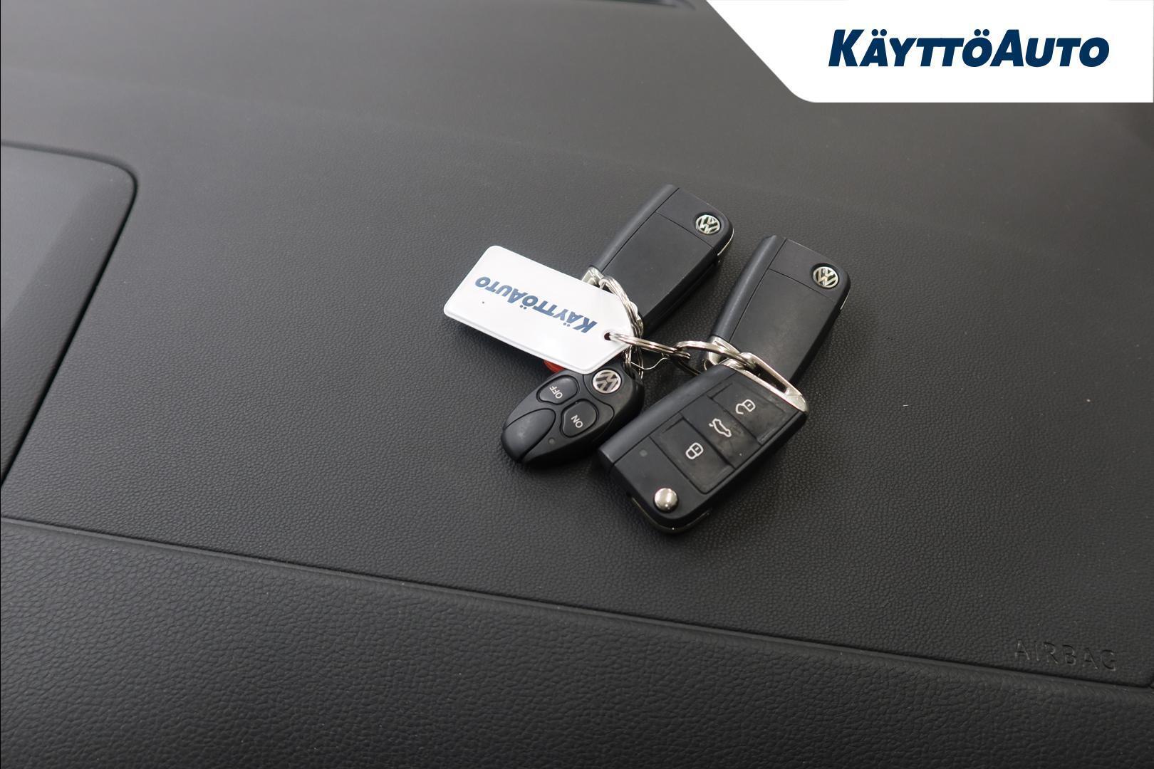 VOLKSWAGEN Golf Sportsvan 2014