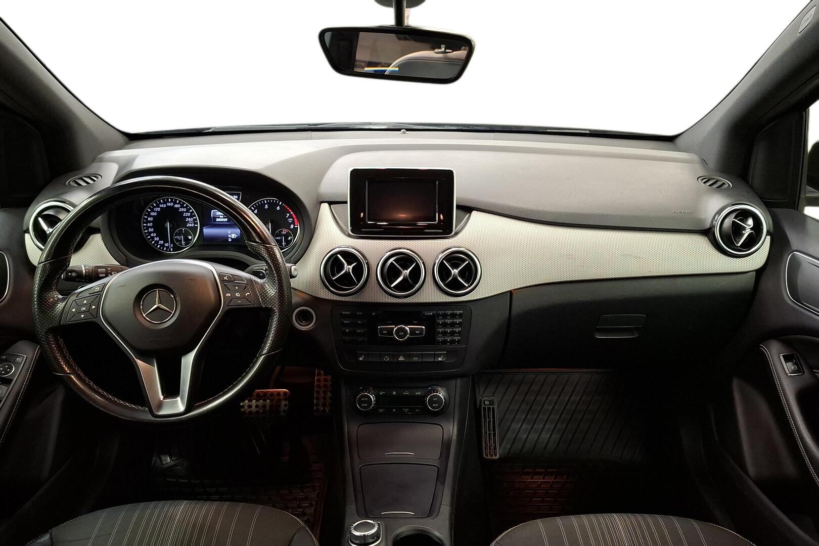 MERCEDES-BENZ B 2015