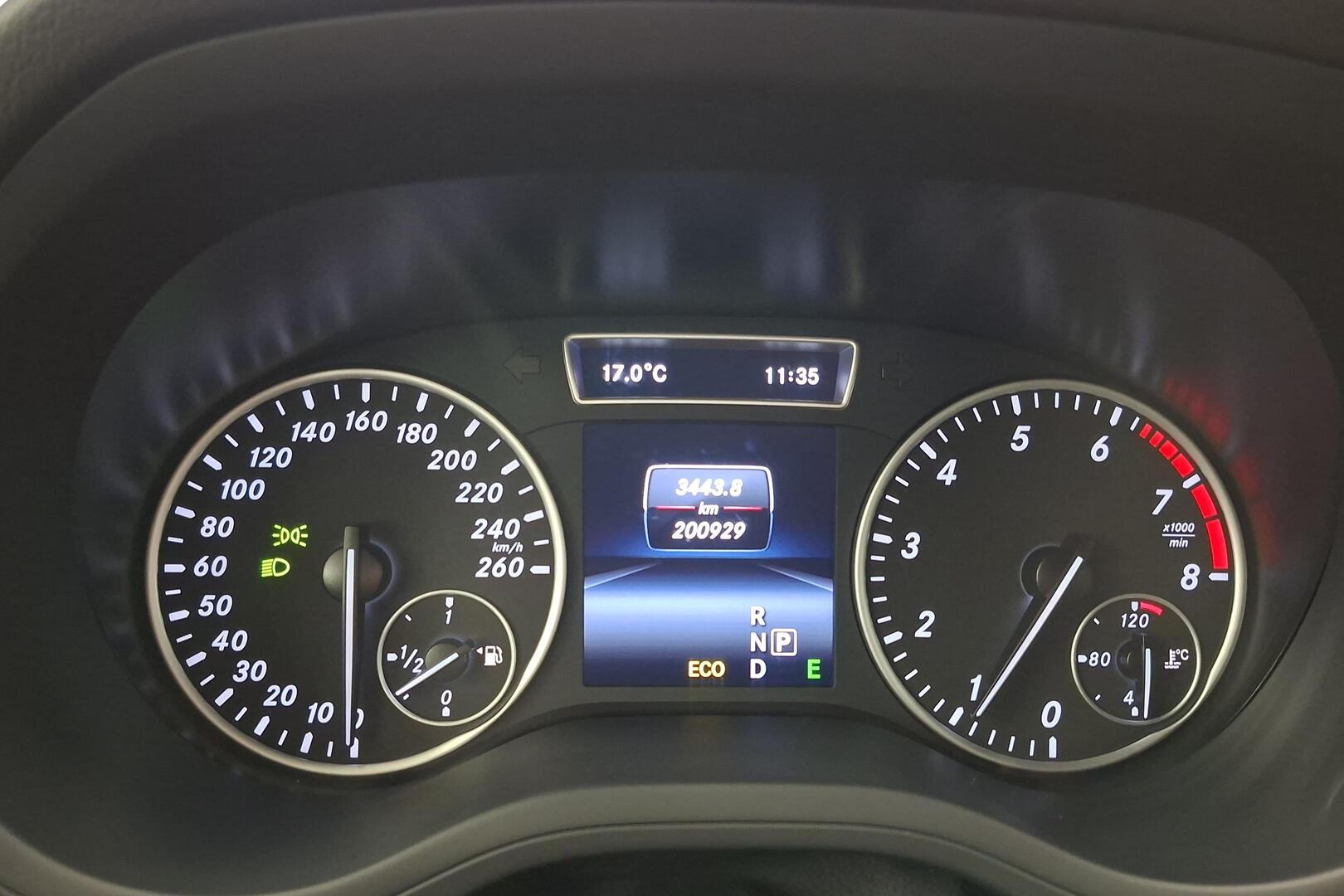 MERCEDES-BENZ B 2015