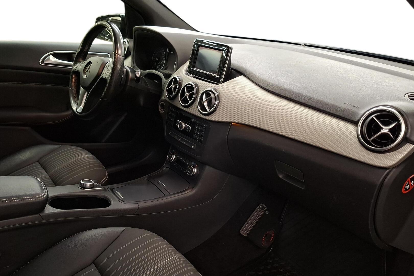 MERCEDES-BENZ B 2015