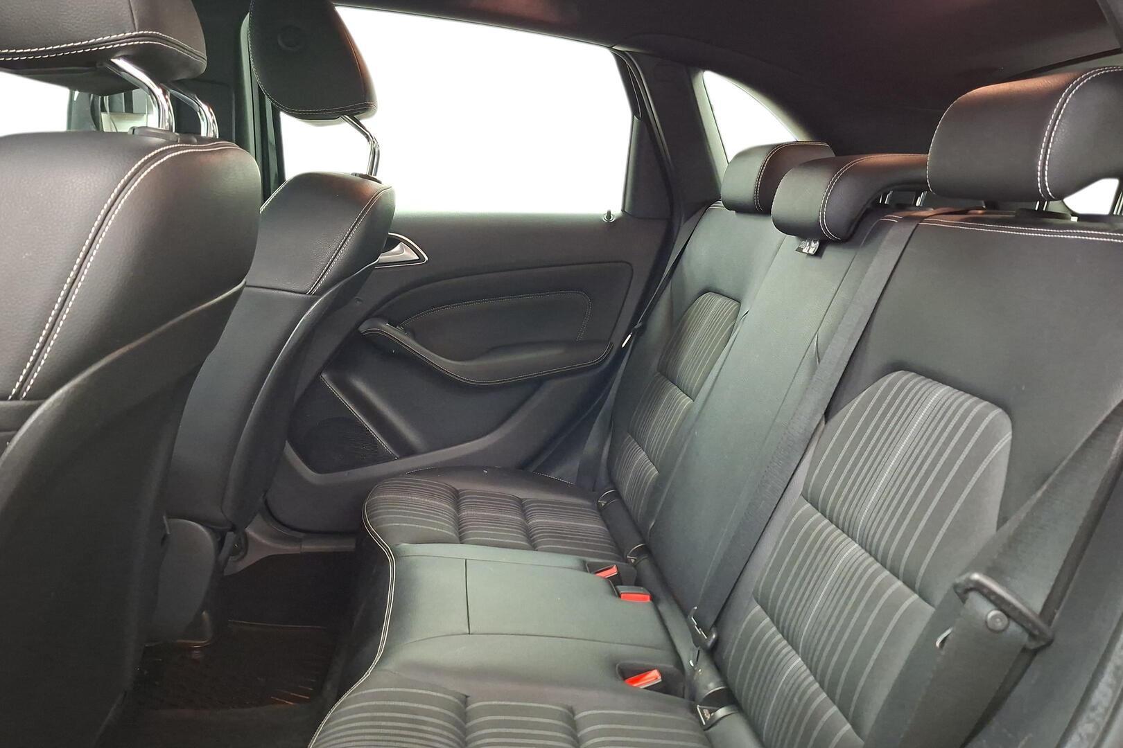 MERCEDES-BENZ B 2015