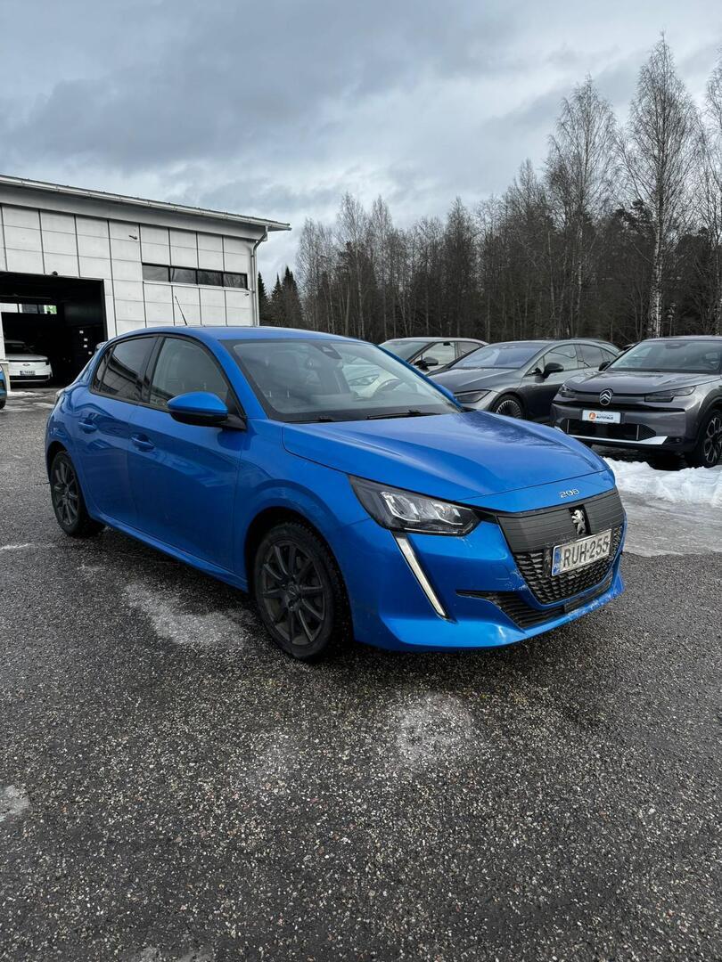 PEUGEOT 208 2021