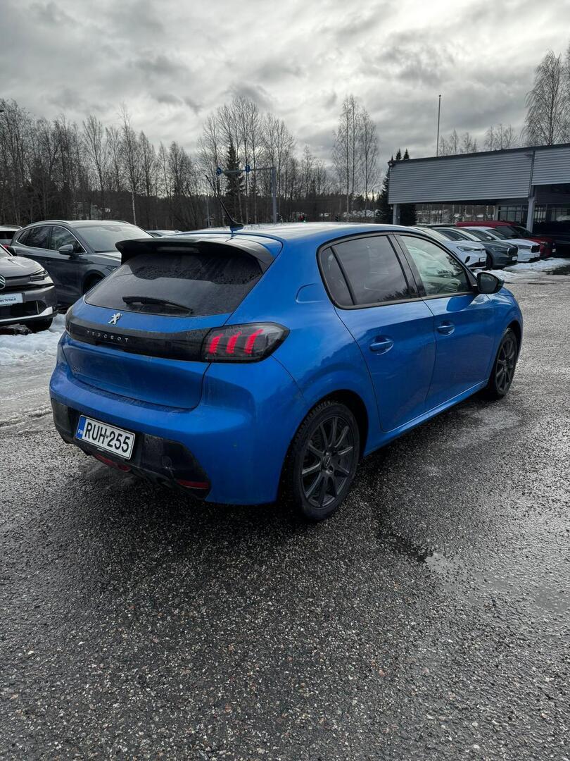 PEUGEOT 208 2021