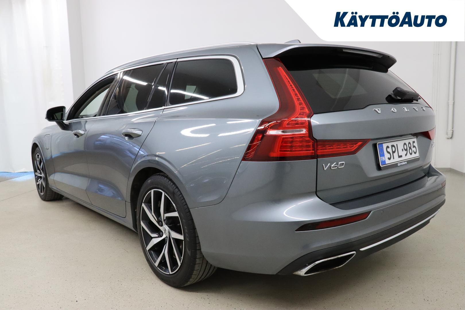 VOLVO V60 2020