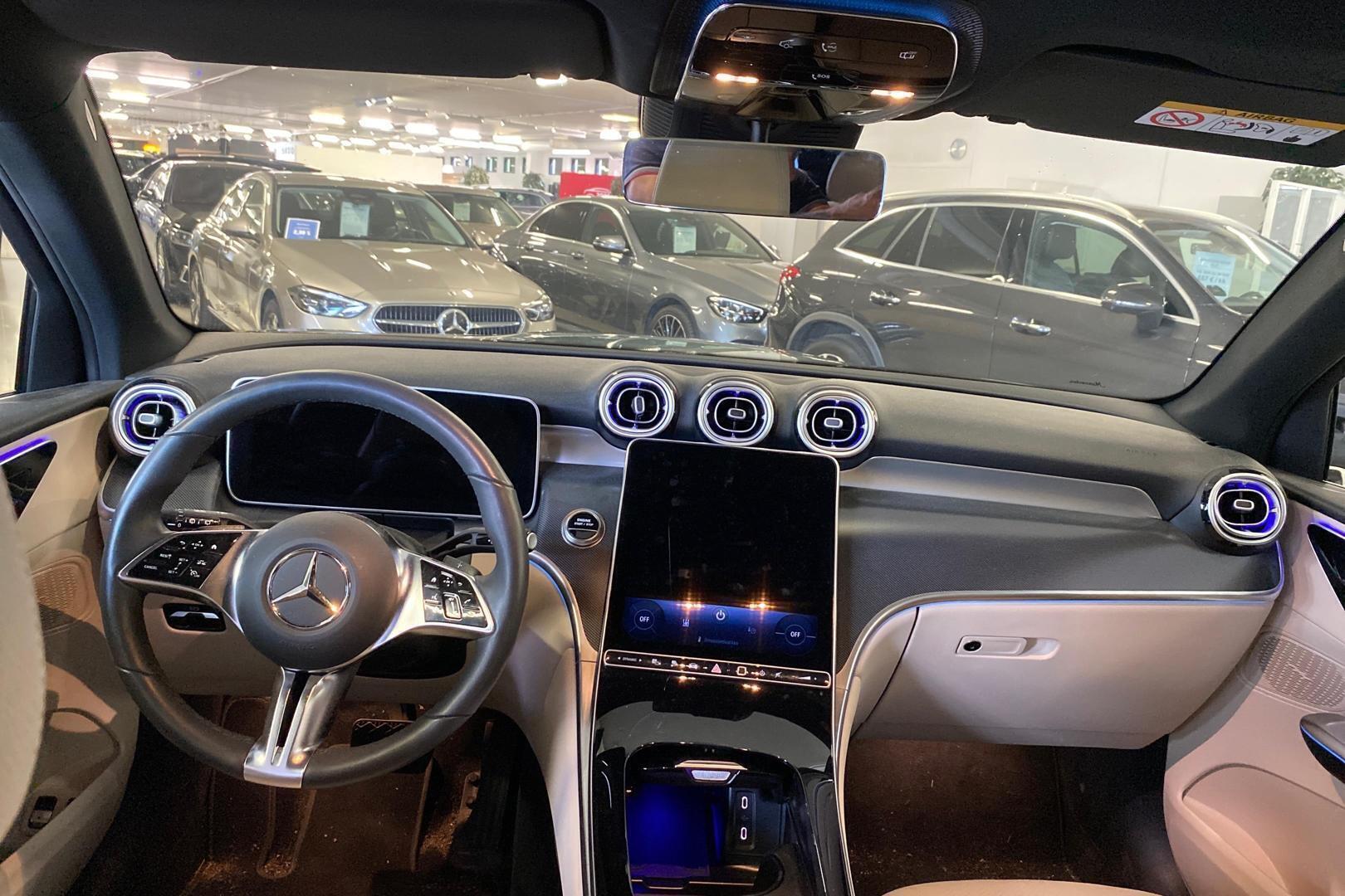 MERCEDES-BENZ GLC 8