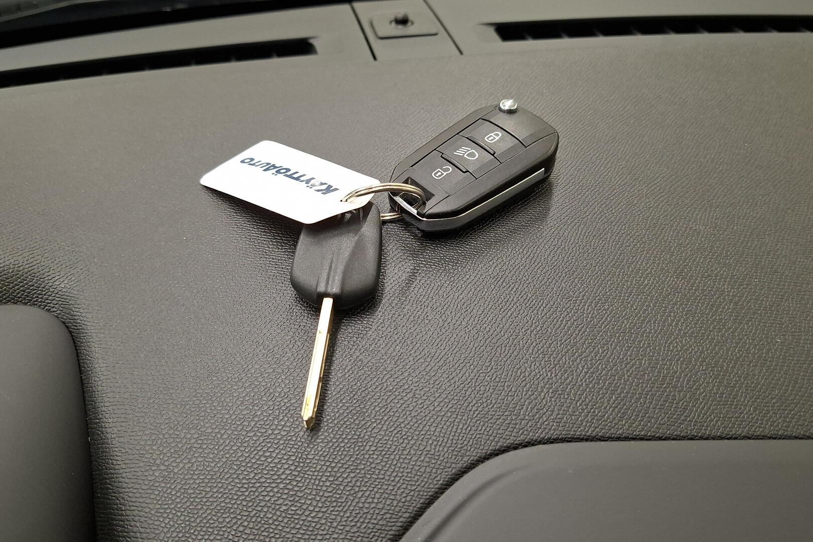 PEUGEOT 2008 2021