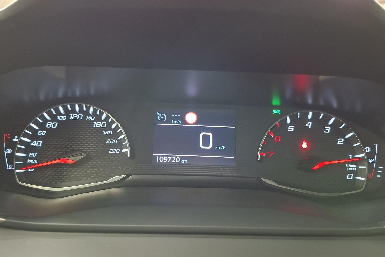 PEUGEOT 2008 2021