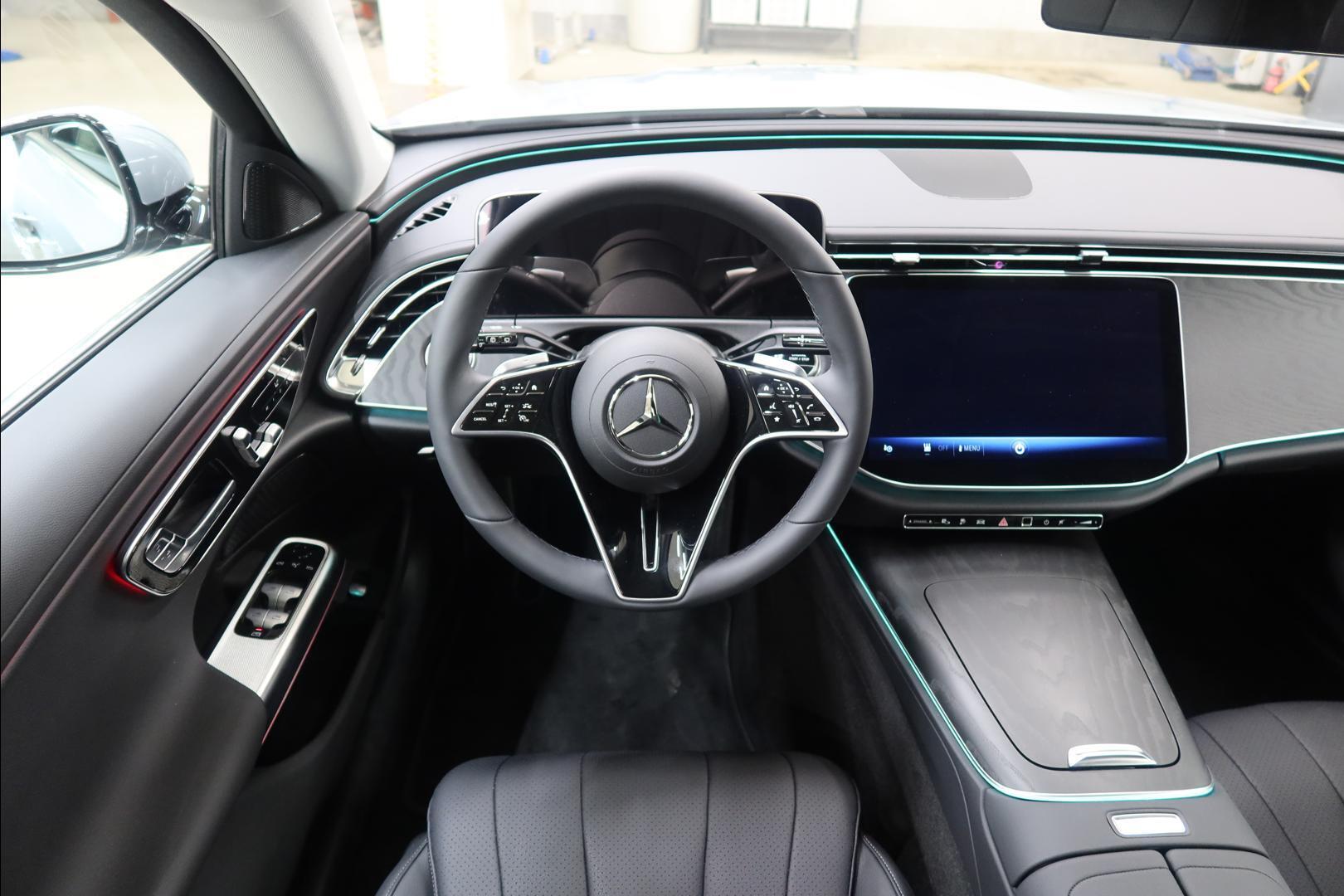 MERCEDES-BENZ E 2026