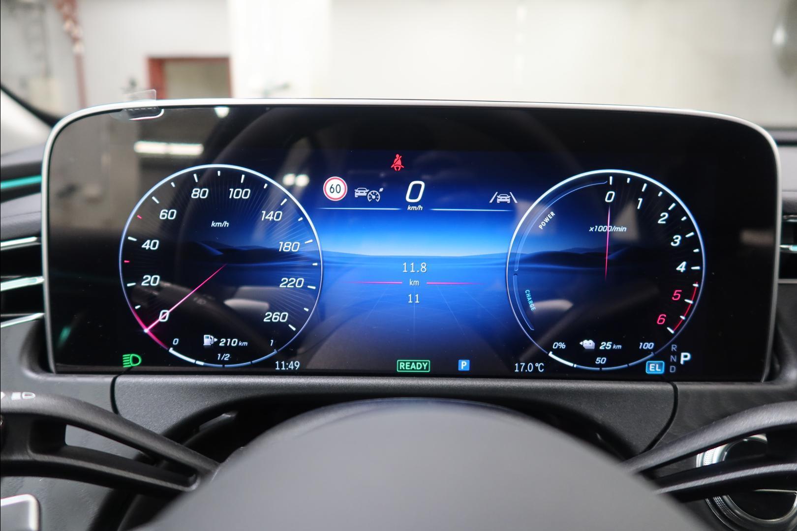 MERCEDES-BENZ E 2026