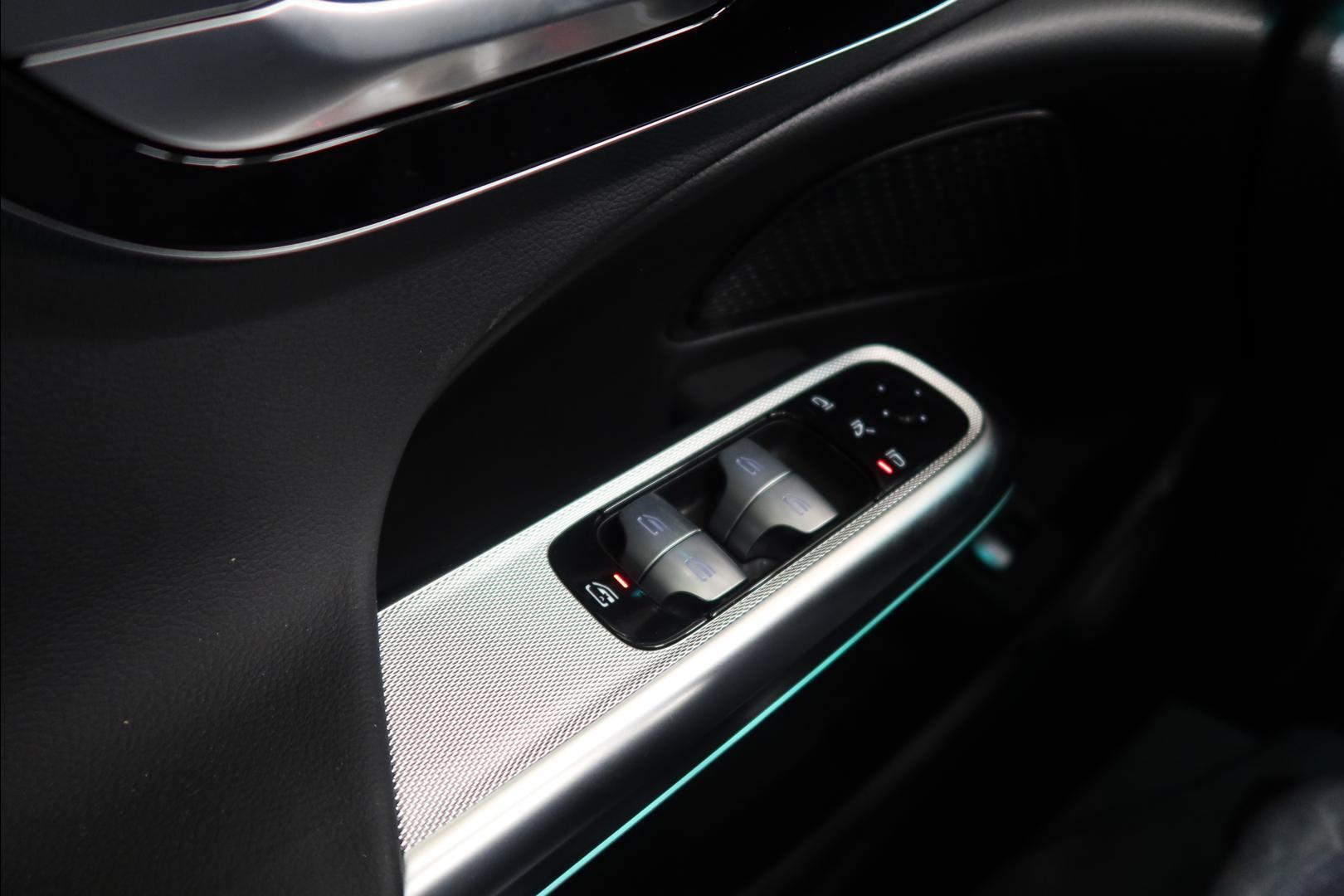 MERCEDES-BENZ E 2026