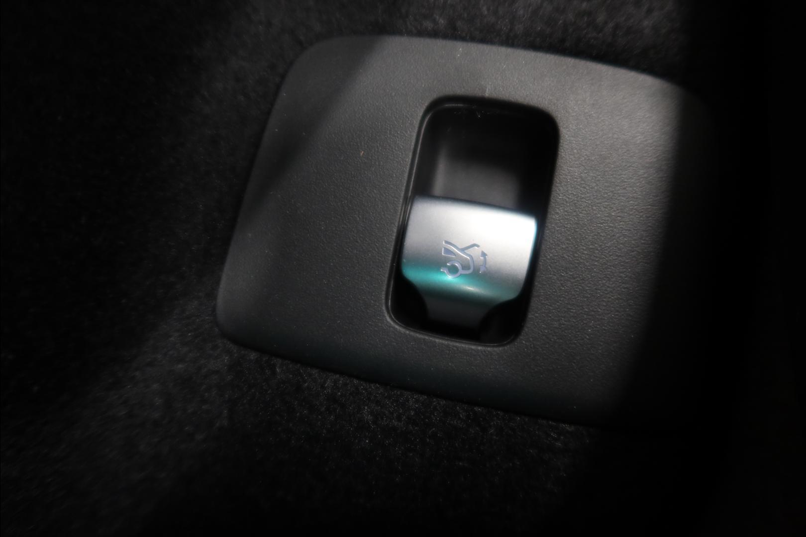 MERCEDES-BENZ E 2026