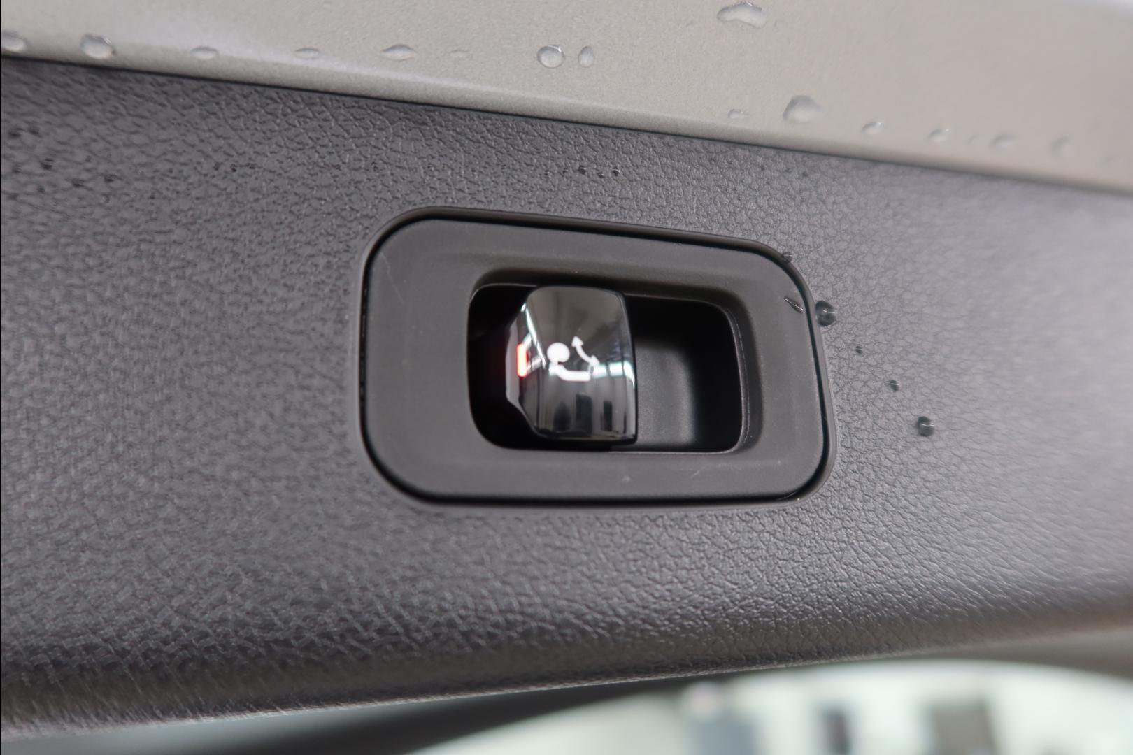 MERCEDES-BENZ E 2026