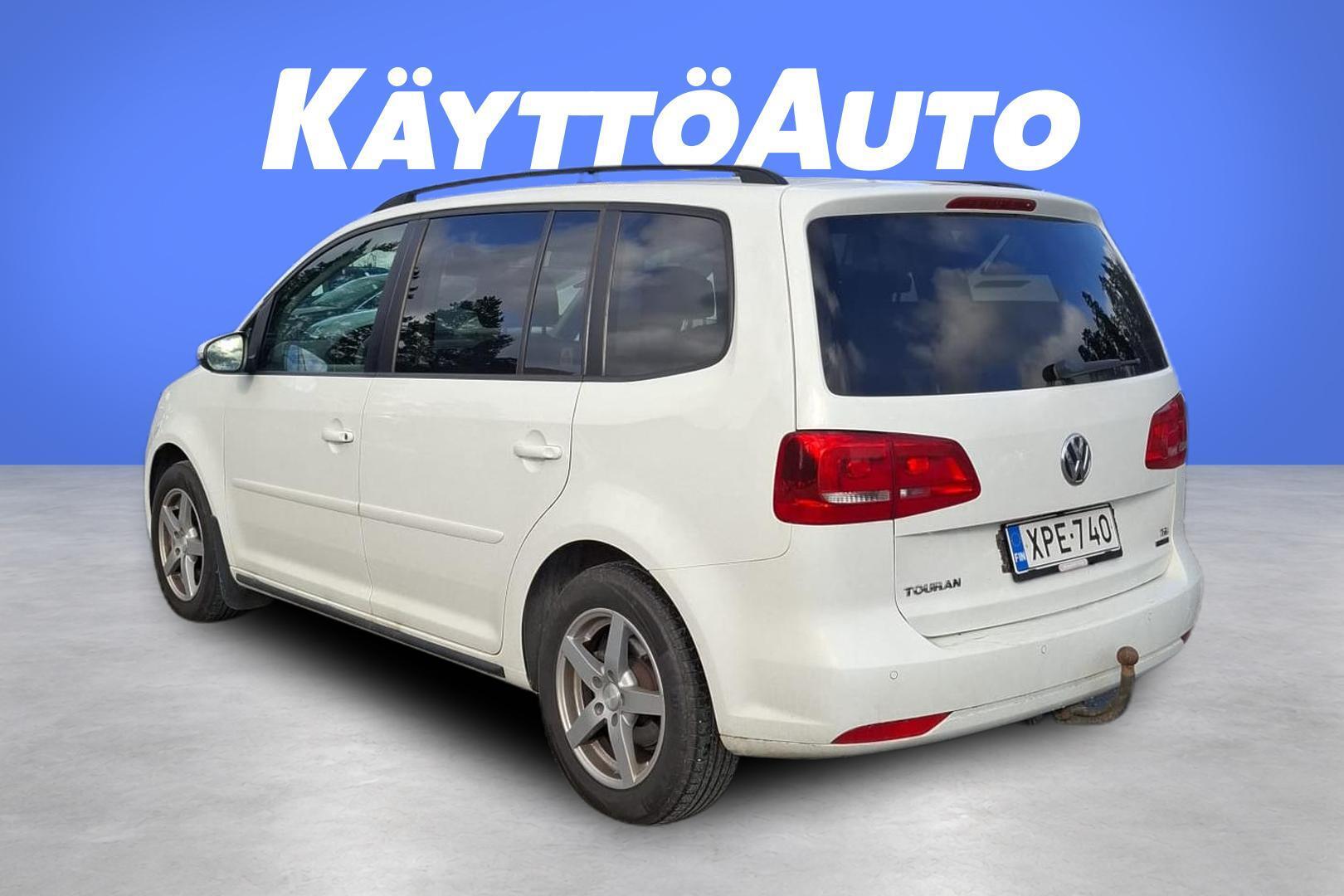 VOLKSWAGEN Touran 2013