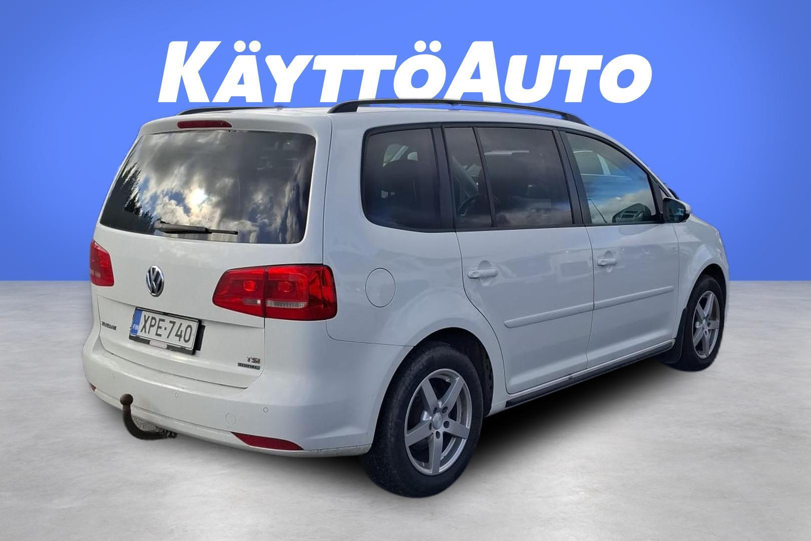 VOLKSWAGEN Touran 2013