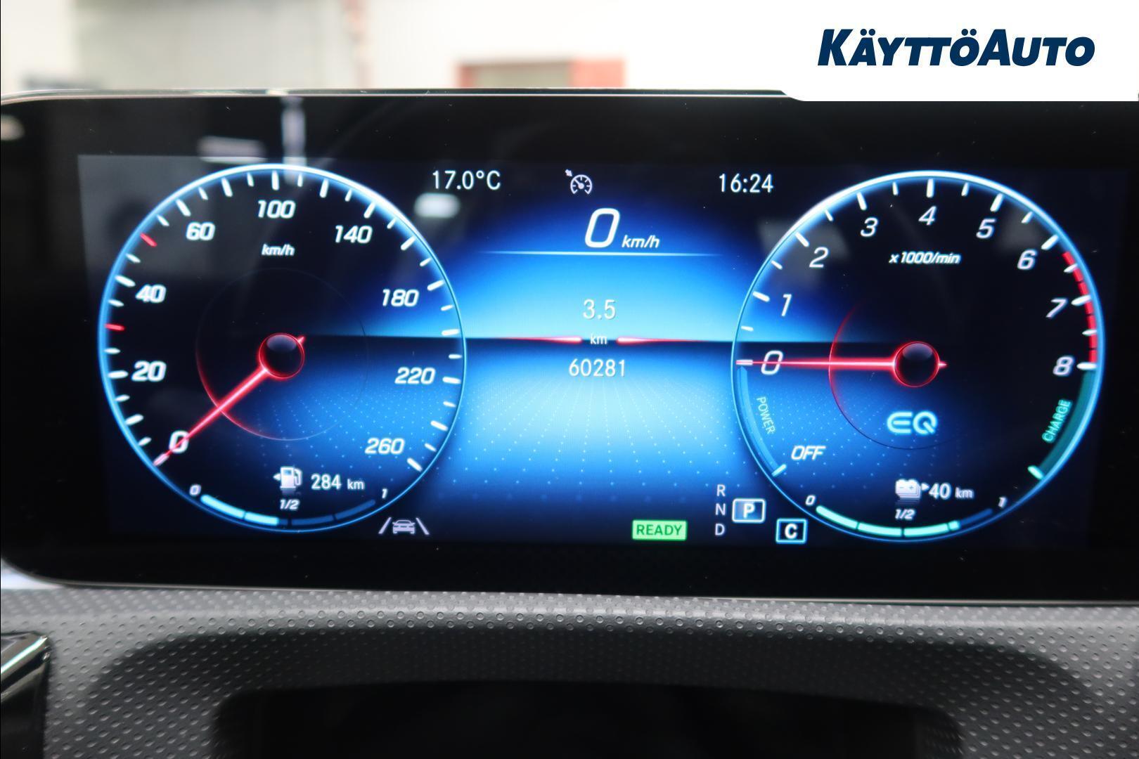 MERCEDES-BENZ A 2022