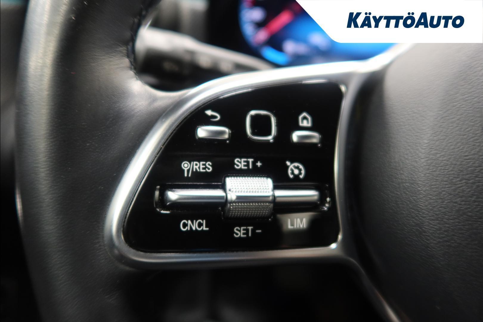 MERCEDES-BENZ A 2022