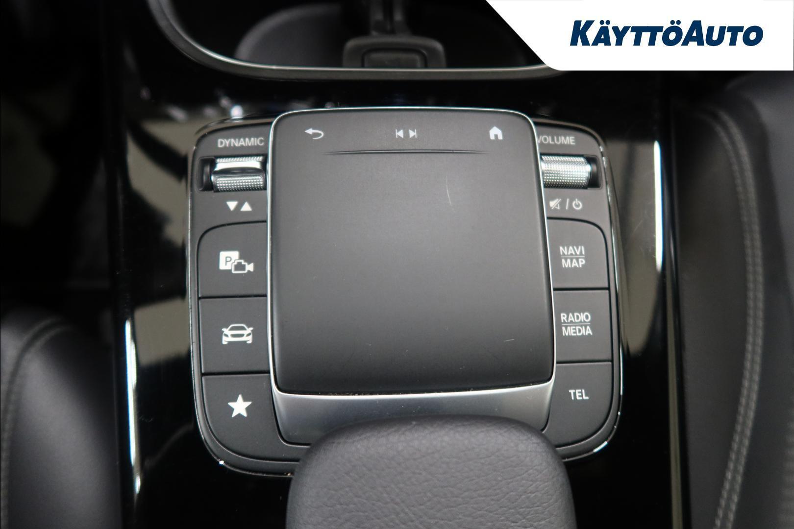 MERCEDES-BENZ A 2022