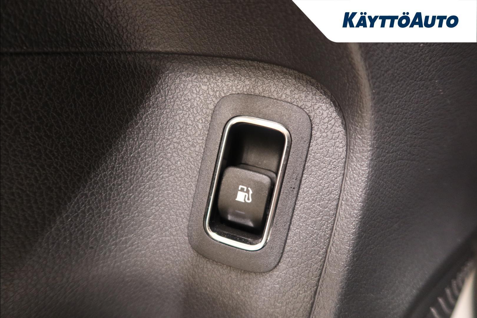 MERCEDES-BENZ A 2022