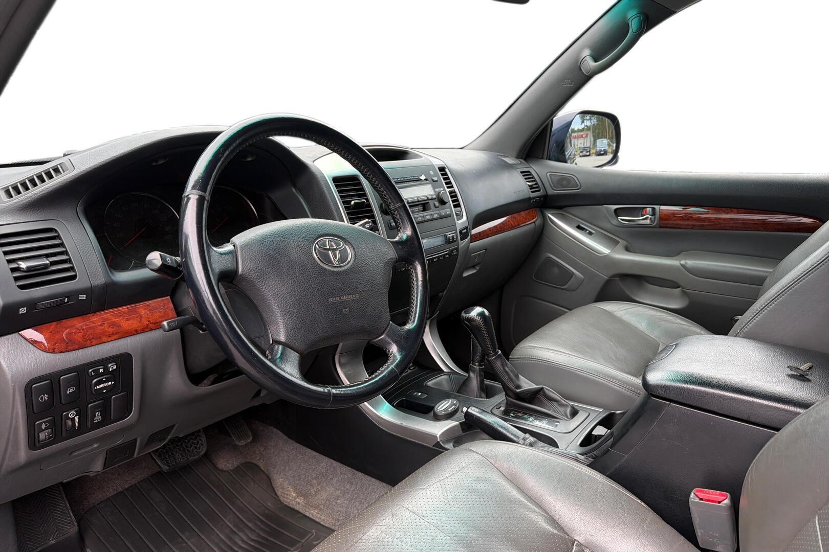 TOYOTA Land Cruiser 2007