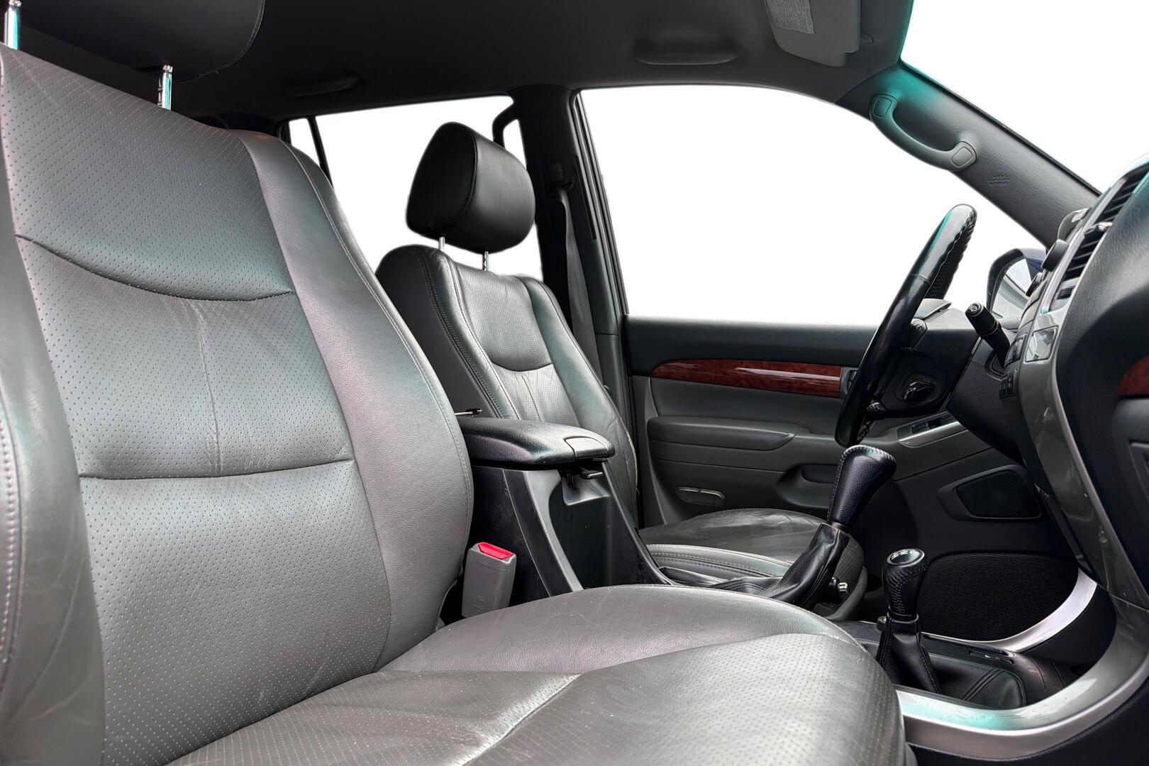 TOYOTA Land Cruiser 2007