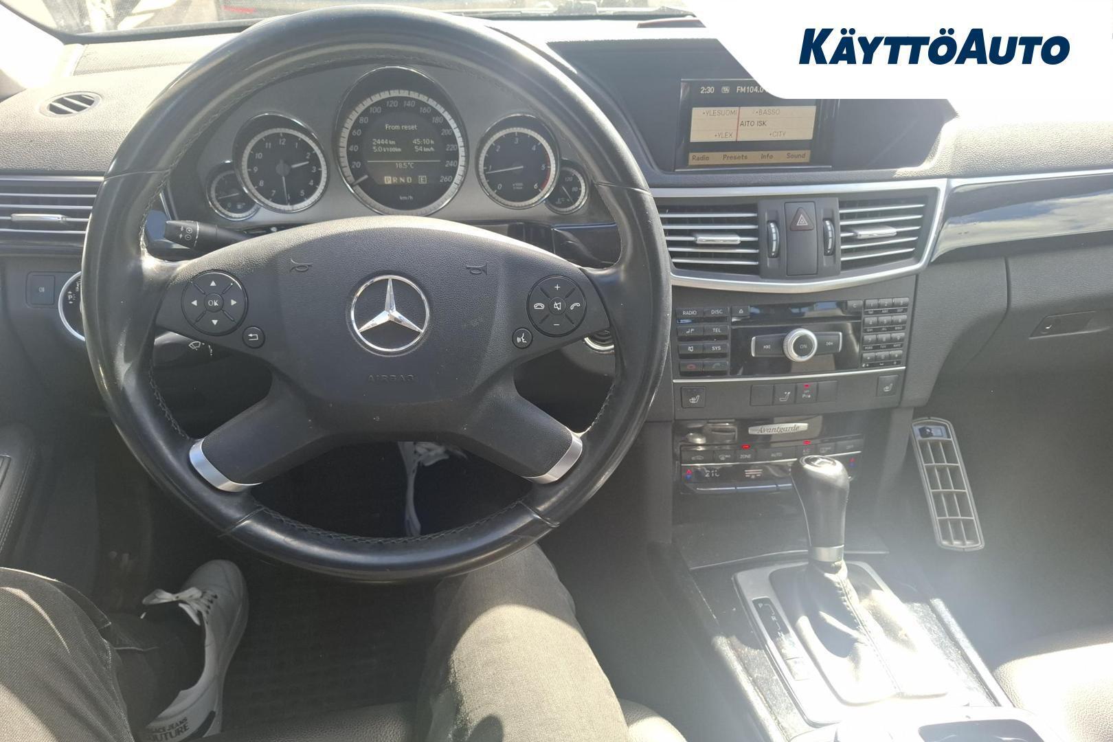 MERCEDES-BENZ E 2011
