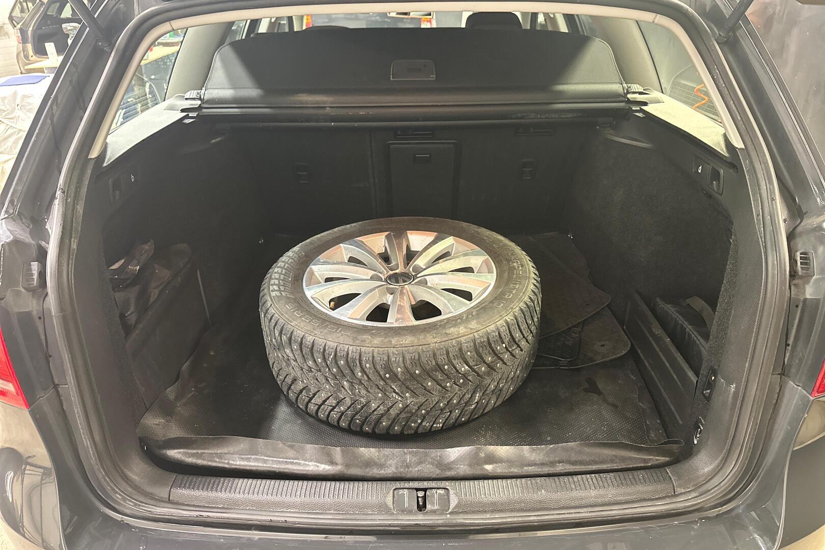 VOLKSWAGEN Passat 29