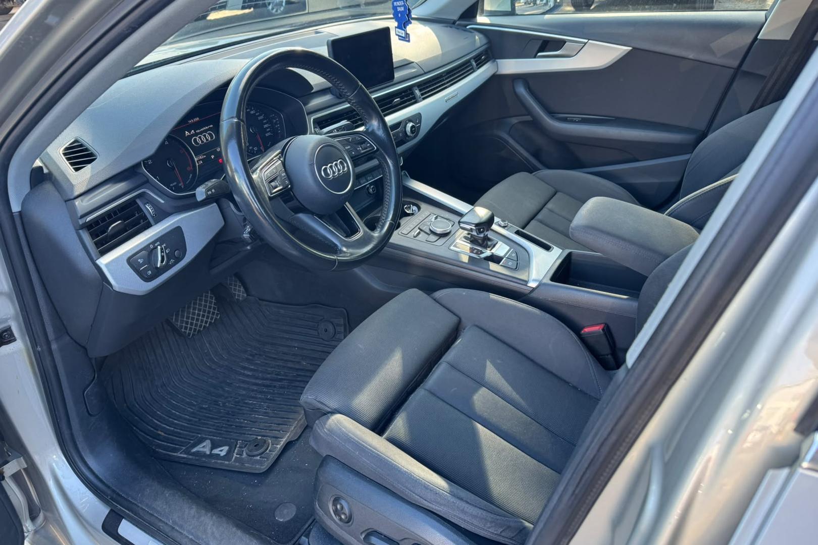 AUDI A4 2017